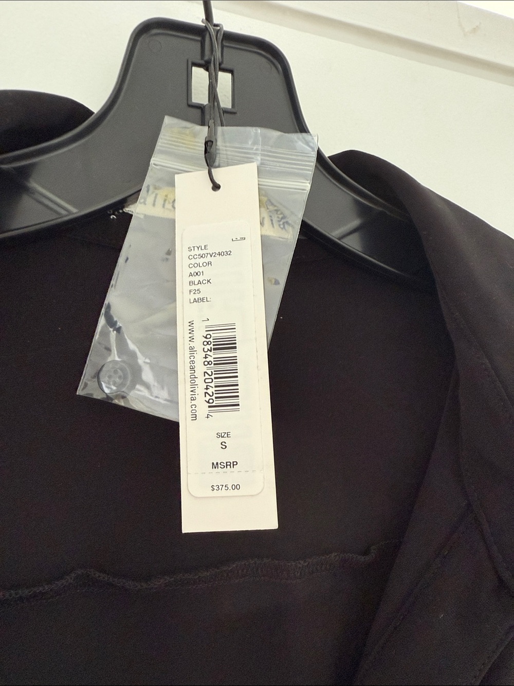 Alice + Olivia Black FREYA BUTTON DOWN TOP - Picture 3 of 6